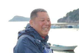 島の海苔漁師さん